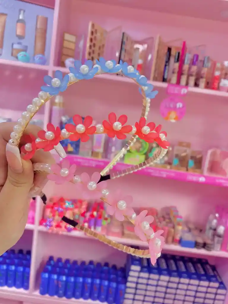 🌼 Diadema Floral Con Perlas – Toca De Encanto Para Tu Cabello