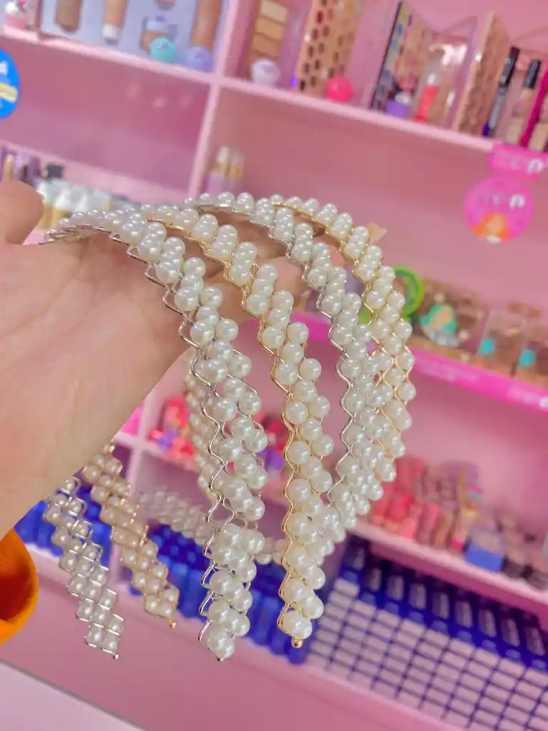 🤍 Diadema De Perlas Estilo Tejido – Sofisticación Para Cualquier Ocasión