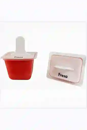 Paleta De Fresa En Agua