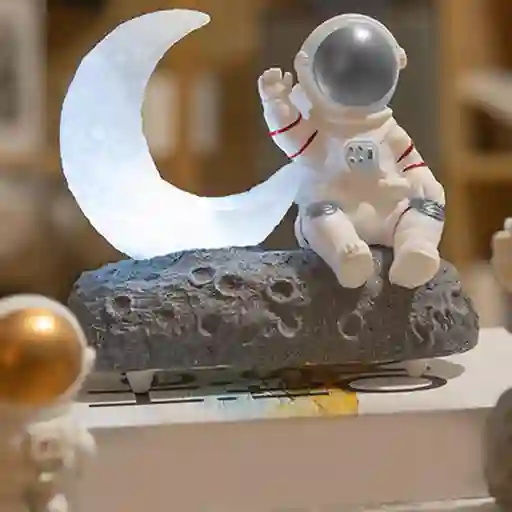 Parlante Altavoz Bluetooth Lámpara De Astronauta Luz Luna Y Radio Fm