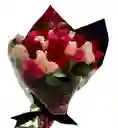 🦋 Ramo Premium De Rosas Tricolor Con Mariposa