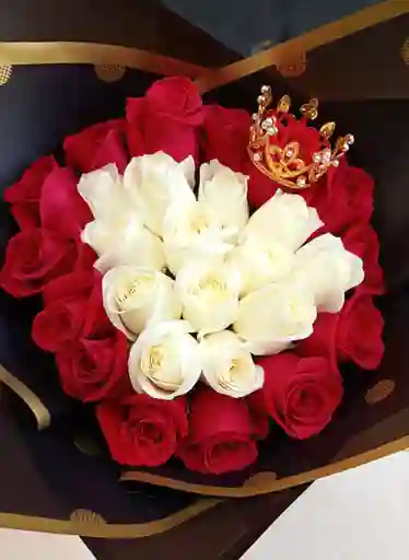 Ramo De Rosas Rojas Y Blancas