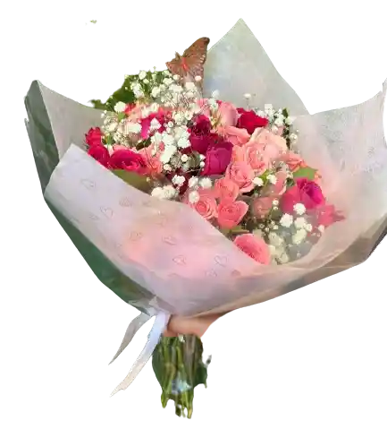 🩷 Bouquet Abundante De Rosas Rosadas Con Mariposa
