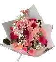 🩷 Bouquet Abundante De Rosas Rosadas Con Mariposa