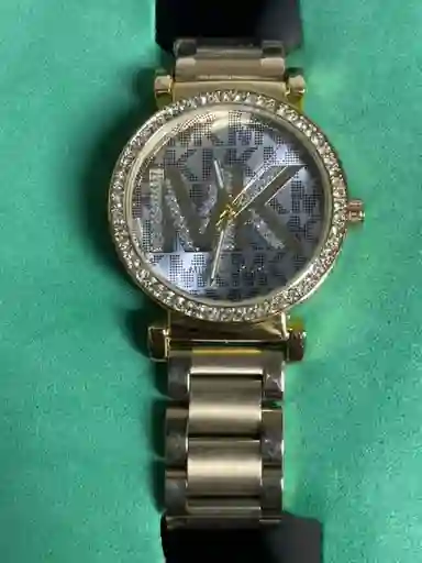 Reloj Mk | Diseño Sofisticado Con Piedras Y Manillas Resistentes | Dorado