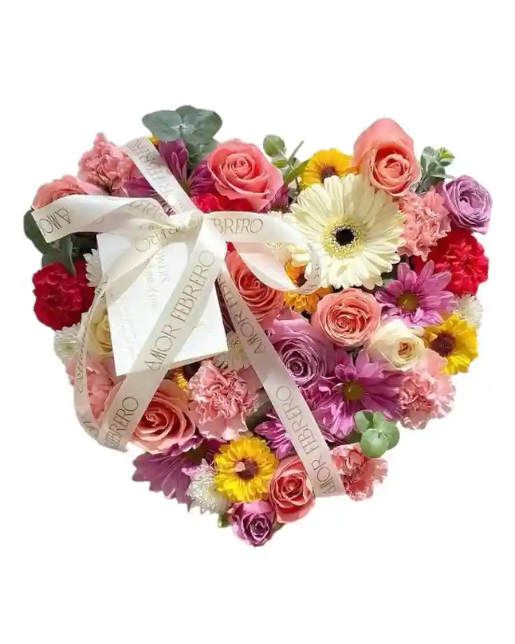 Flores Surtidas En Caja En Forma De Corazon