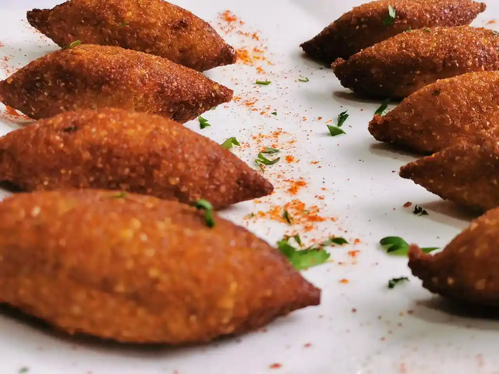 Kibbes Zeppelin Veganos Quinua Y Pimentón, 6 Unidades.