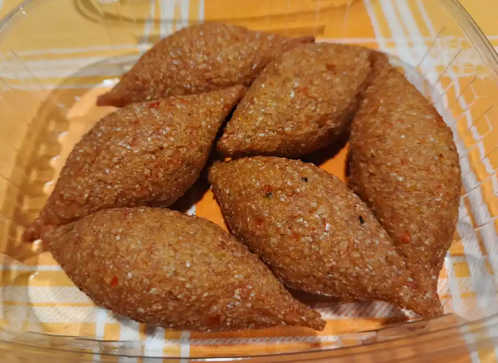 Kibbes Zeppelin Veganos Quinua Y Pimentón, 6 Unidades.