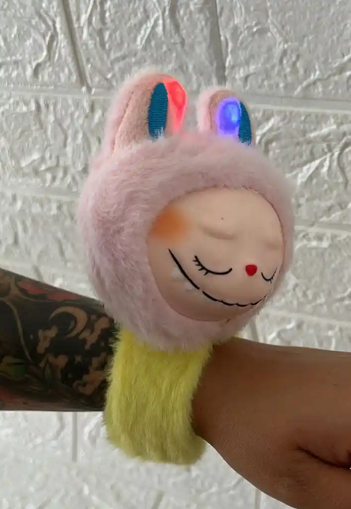 Pulcera Labubu Peluche Con Luces Y Sonido
