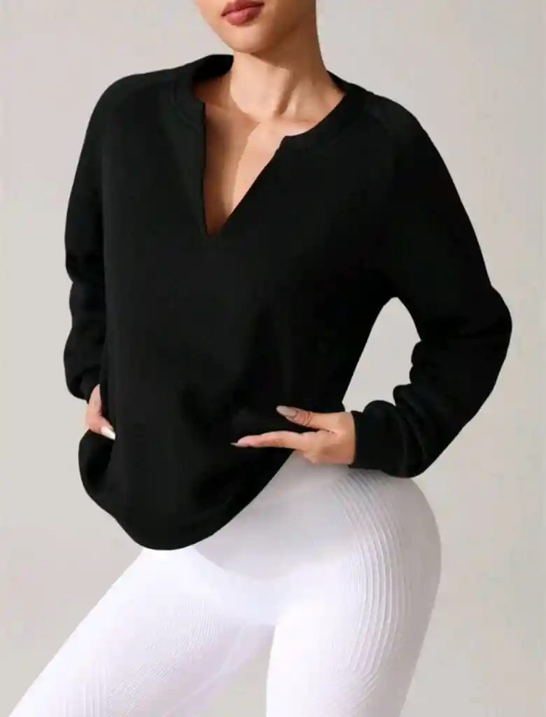 Sweater Minimalista Noir Sofisticado