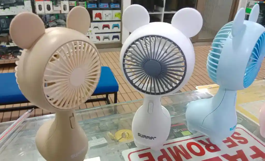 ¡adiós Al Calor! ☀️ Descubre Nuestro Ventilador Recargable De Mano Recargable Con Luz. Compacto, Potente Y Adorable. ¡tu Aliado Para Un Verano Fresco!