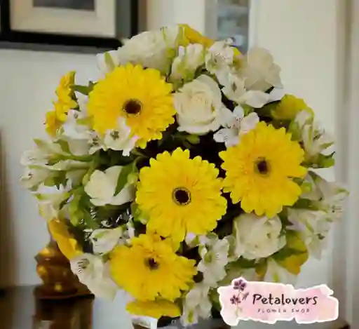 Flores Rosas Amarillas , Gerberas Rosas Y Astromelias