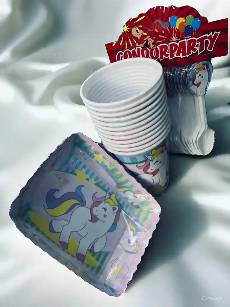 Set De Platos, Vasos Y Cucharas Con Diseño De Unicornios Para Fiestas Y Piñatas