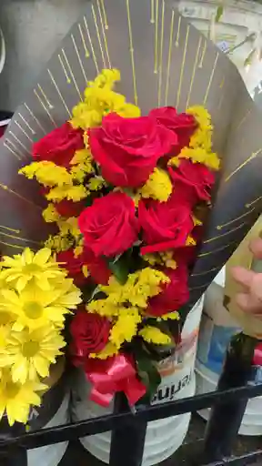 Ramo De Rosas Rojas