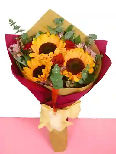 Trio De Girasoles Y Eucalipto