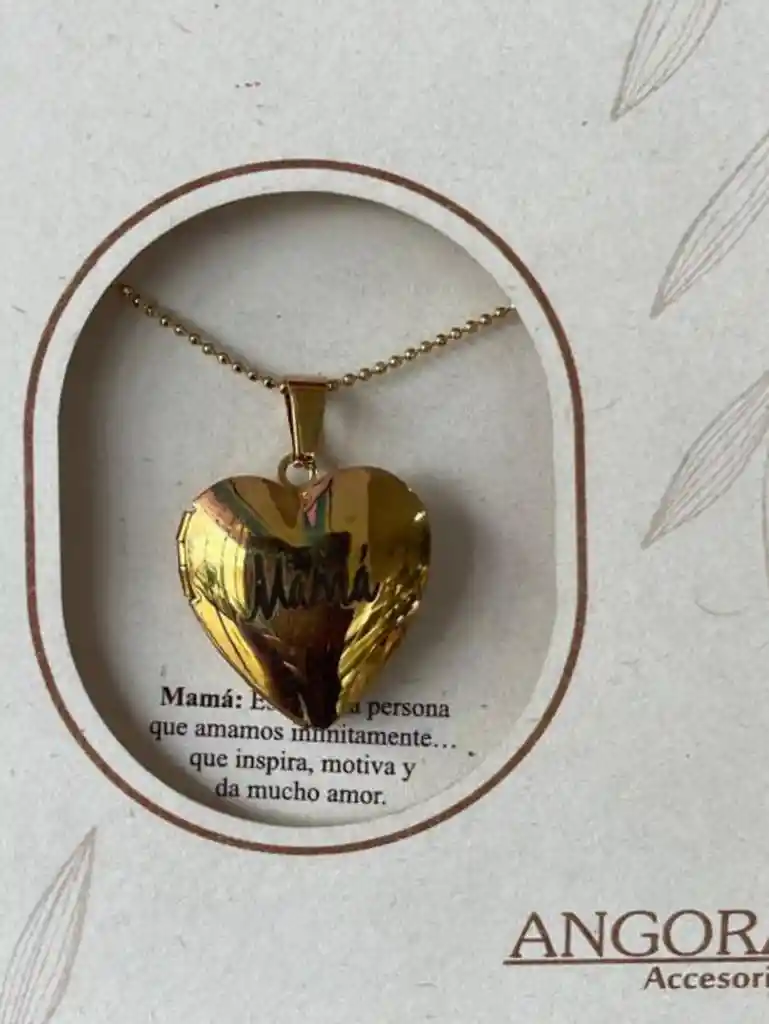 Cadena Relicario Corazón Mamá Dorada