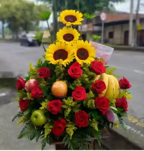 Ramo De Flores Con Frutas
