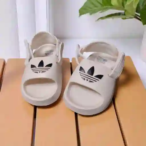 Sandalias Chanclas Adidas Beige Talla 24