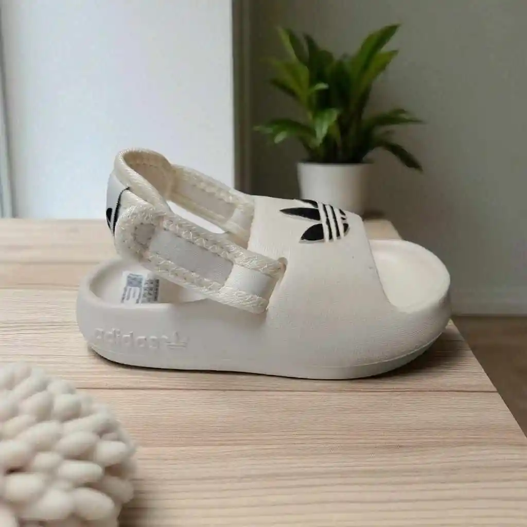 Sandalias Chanclas Adidas Beige Talla 24