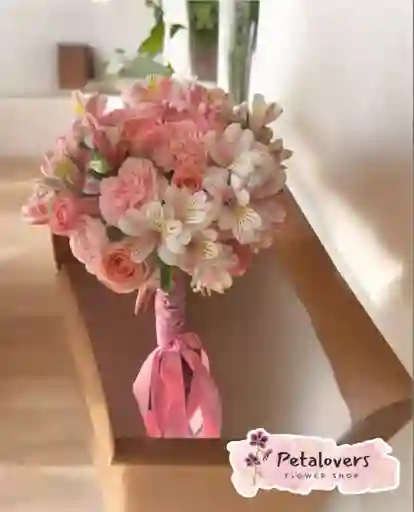 Flores Rosadas Con Astromalias