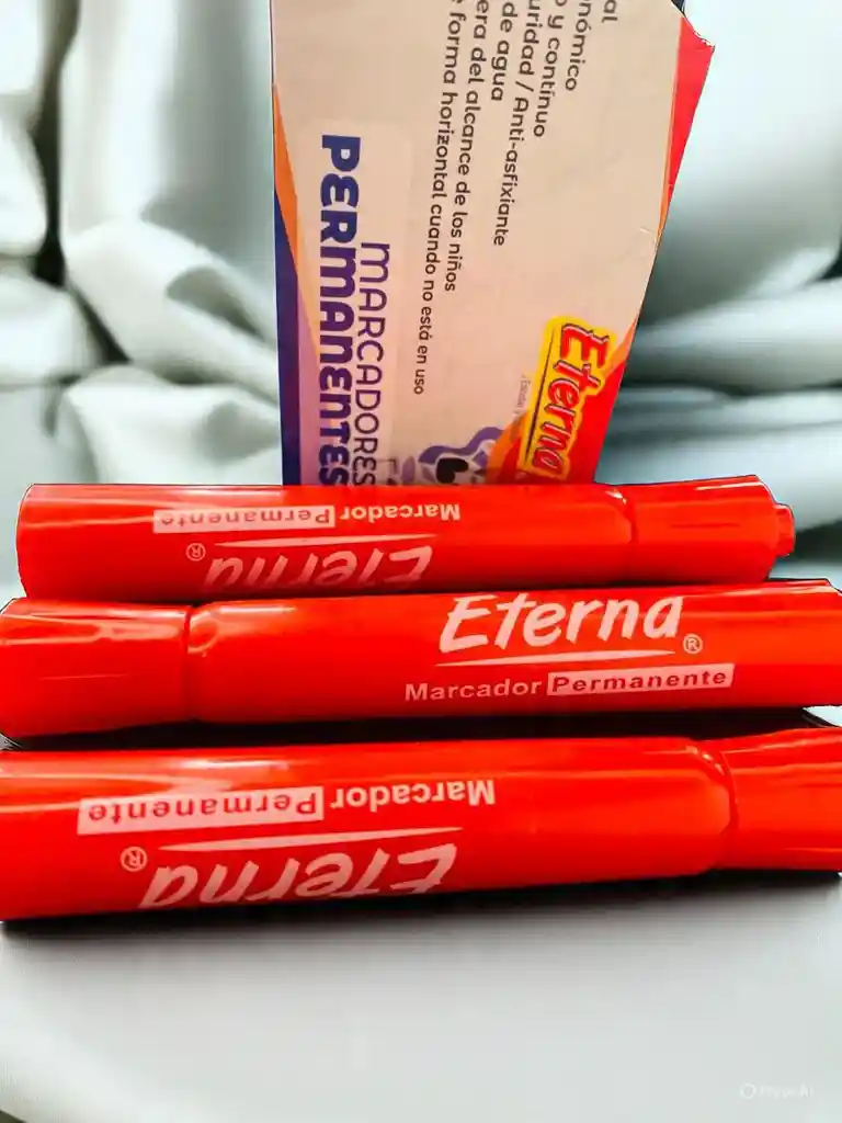 Marcador Permanente Punta Gruesa Color Rojo Marca Eterna	1200	3000