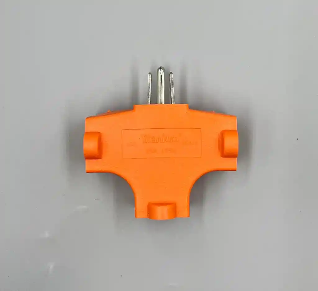 Adaptador Triple Titanium Naranja 15a 125v