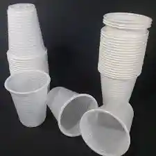 Paquete De Vasos De Plastico Color Blanco De 5 Onzas Por 50 Unidades