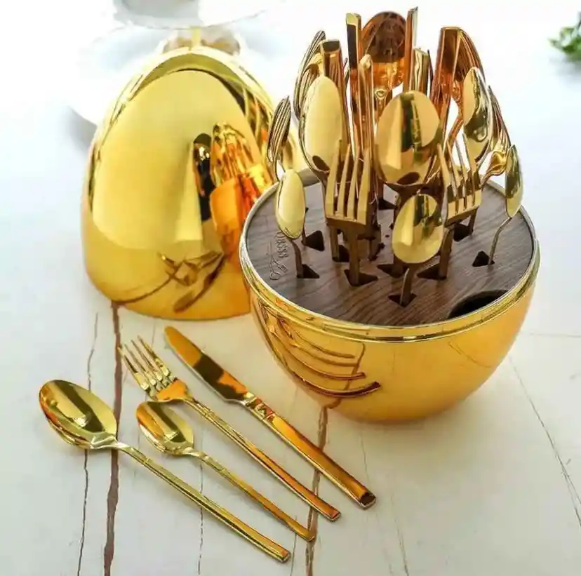 Set De Cubiertos En Acero Inoxidable Con Estuche Huevo De Lujo