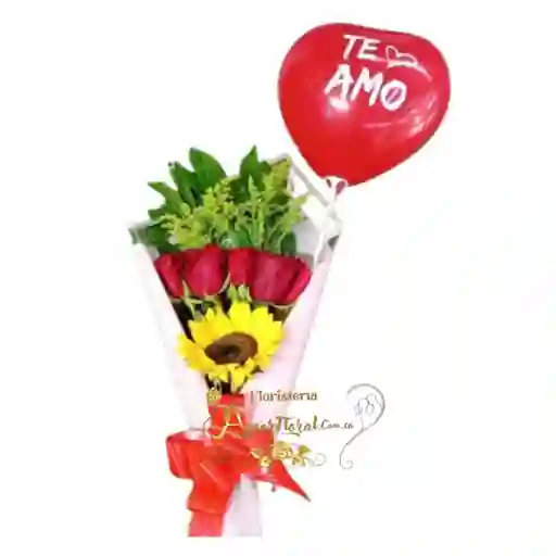 Detalle De Rosas Y Globo