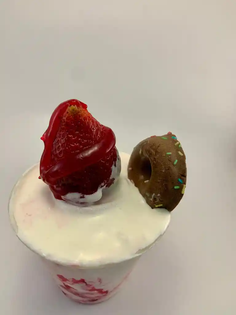 Fresas Con Crema Donut Pequeña