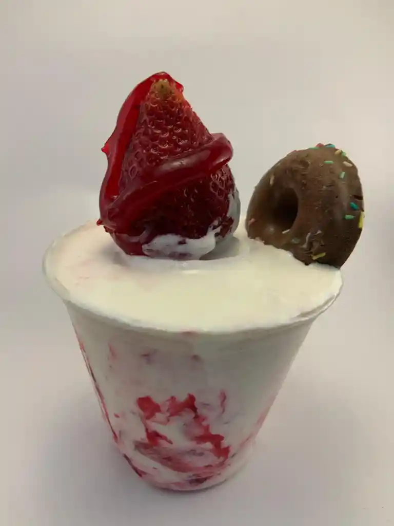 Fresas Con Crema Donut Pequeña