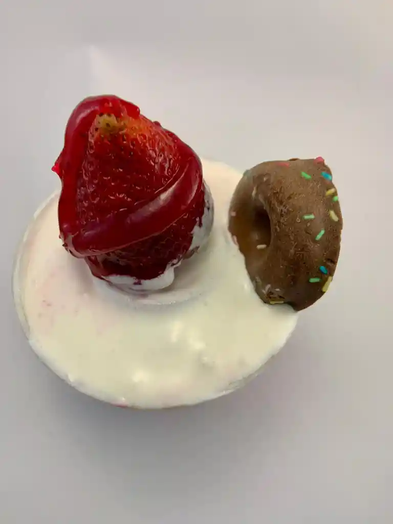 Fresas Con Crema Donut Pequeña