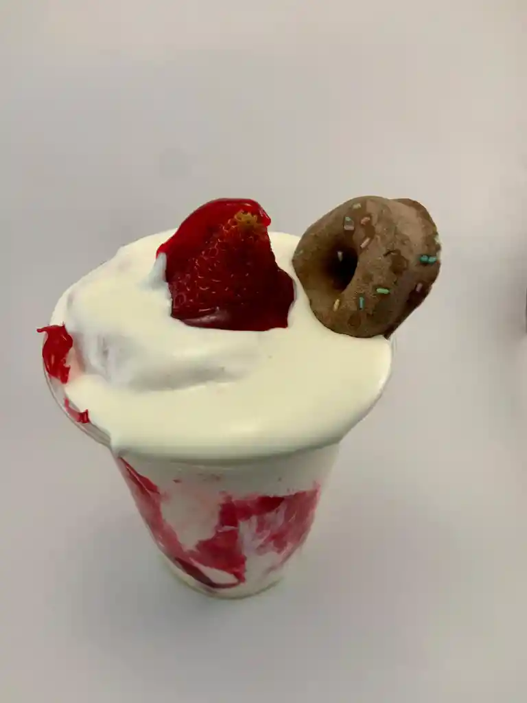 Fresas Con Crema Donut