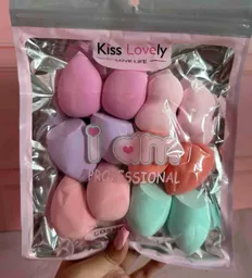 Paquete De 16 Esponjas Kiss Lovely + Peine Cejas