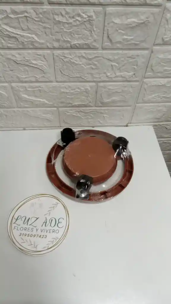 Base Para Matera Pequeña Con Llantas Y Plato Para Decorar 20x20