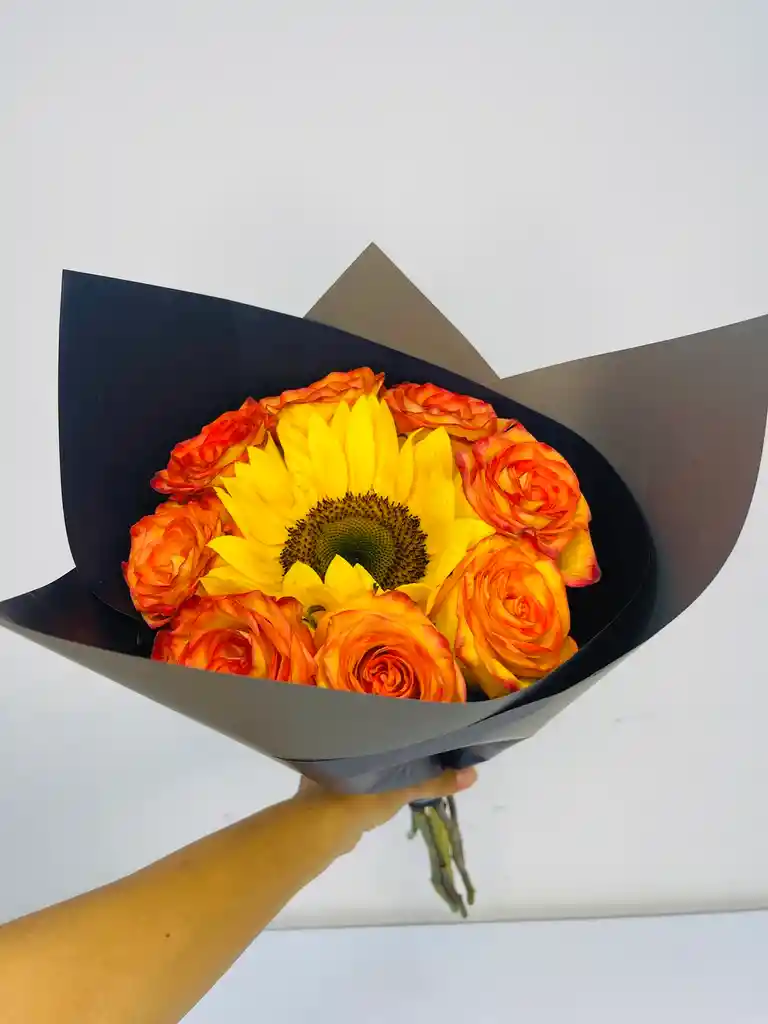 Bouquet De Flores Con Girasol
