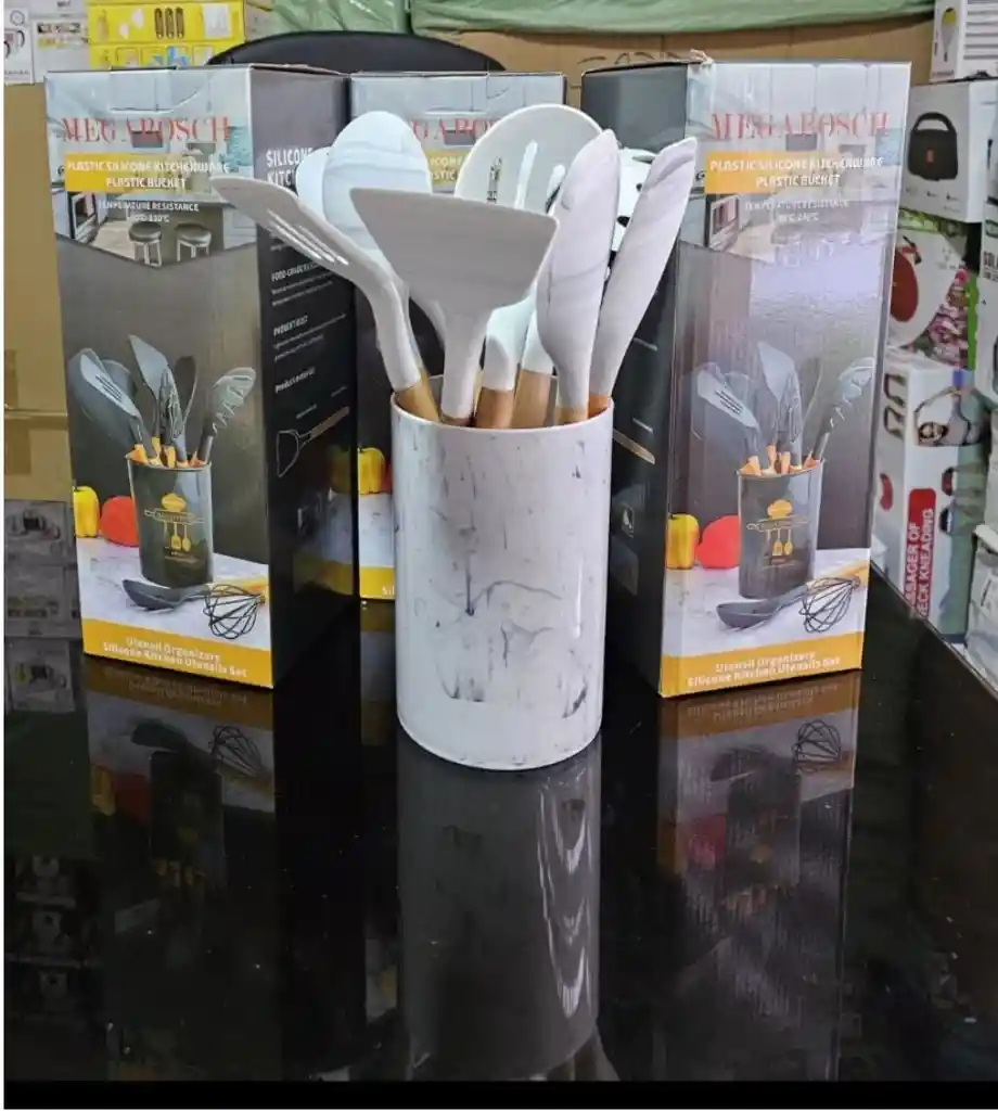 Set De Utensilios En Silicona 10 Piezas Resistente Al Calor Color Blanco