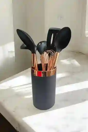 Juego Set Utensilios Cucharas Antideslizantes Silicona 7 Piezas Negro Dorado