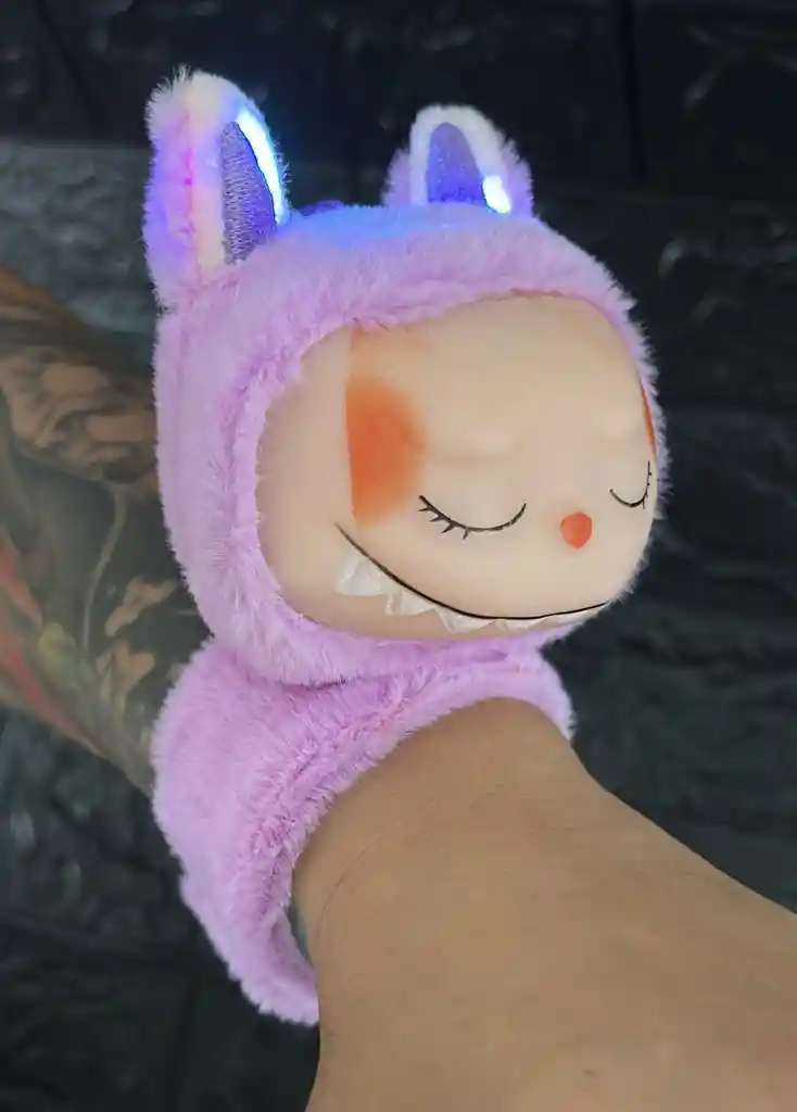 Pulcera Labubu Peluche Lila Con Luces Y Sonido