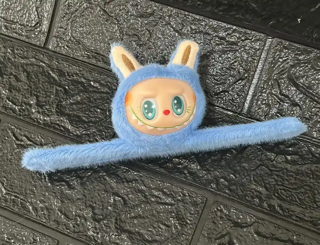 Pulcera Labubu Peluche Azul Oscura Sencilla