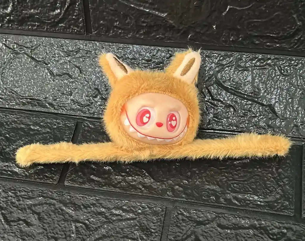 Pulcera Labubu Peluche Cafe Claro Sencilla