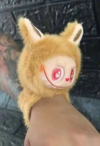 Pulcera Labubu Peluche Cafe Claro Sencilla