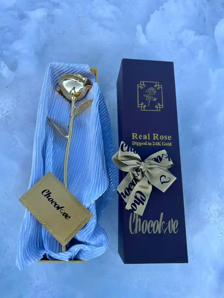 Flor Bañada En Oro