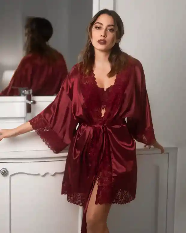 Kimono Mini Diane Vino Talla Unica