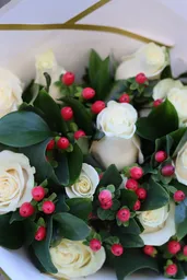 Bouquet Blanco Carmesí