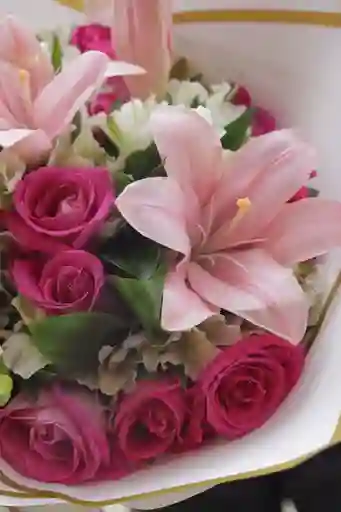 Bouquet Magneta