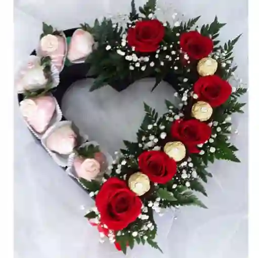 Fresas Con Chocolate, Rosas Y Chocolates En Corazón