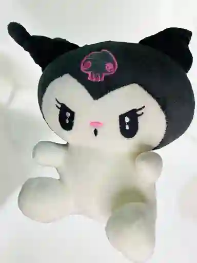 Juguete Muñeco Peluche Diseño Kuromi Para Niño Hombre O Mujer 18 Cm Aprox