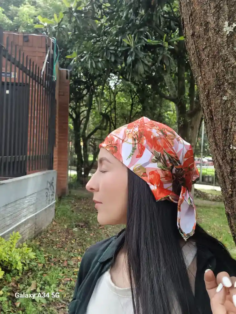 Pañoleta En Satin Autentika - Por Unidad