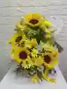 Ramo Margaras ,girasoles ,rosas Mas Chocolates Ferrero Por 4